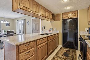 Beautiful Scenery w Hot Tub Pool Arcade