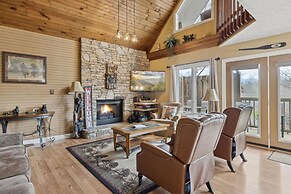 Beautiful Scenery w Hot Tub Pool Arcade