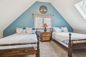 Beautiful Scenery w Hot Tub Pool Arcade