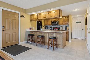 Beautiful Scenery w Hot Tub Pool Arcade