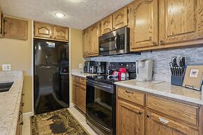 Beautiful Scenery w Hot Tub Pool Arcade