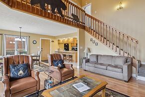 Beautiful Scenery w Hot Tub Pool Arcade