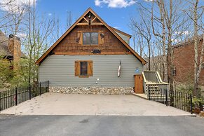 Beautiful Scenery w Hot Tub Pool Arcade