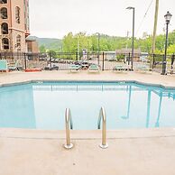 Luxurious Condo Pool Fireplace Hiking