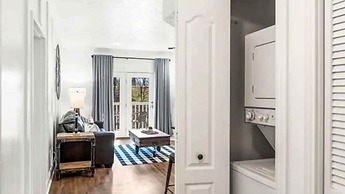 Beautiful New Remodel Pool Golf Condo