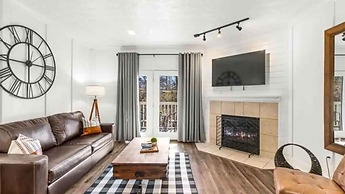 Beautiful New Remodel Pool Golf Condo