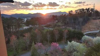 Beautiful New Remodel Pool Golf Condo