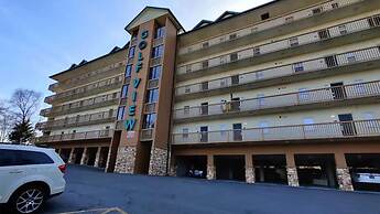 Beautiful New Remodel Pool Golf Condo