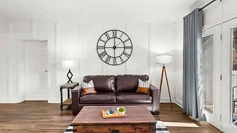 Beautiful New Remodel Pool Golf Condo