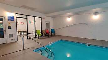Beautiful New Remodel Pool Golf Condo