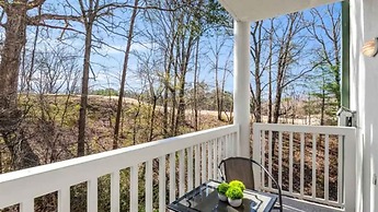 Beautiful New Remodel Pool Golf Condo