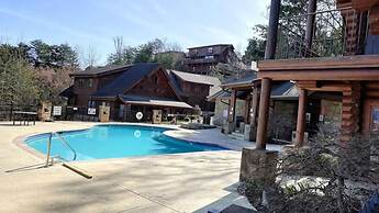 Beautiful New Remodel Pool Golf Condo