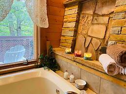 Romantic Honeymoon Cabin in the Smokies