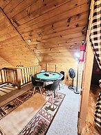 5-star w Pool Cozy Secluded Newly-renovated