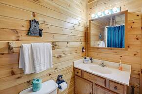 5-star w Pool Cozy Secluded Newly-renovated