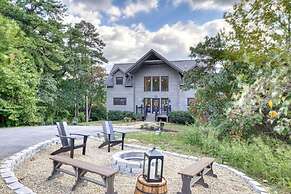 Awe-inspiring Estate w Pool Theater Fire Pit