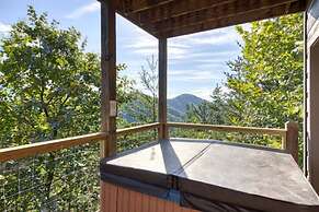 Awe-inspiring Estate w Pool Theater Fire Pit