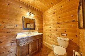 Awe-inspiring Estate w Pool Theater Fire Pit