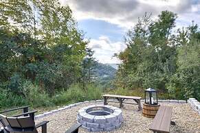 Awe-inspiring Estate w Pool Theater Fire Pit