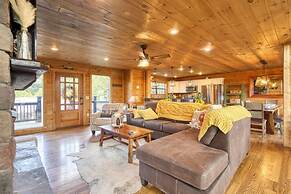 Awe-inspiring Estate w Pool Theater Fire Pit