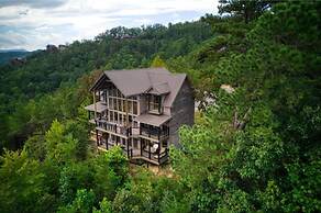 Awe-inspiring Estate w Pool Theater Fire Pit