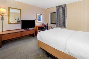 Norwood Inn and Suites Detroit