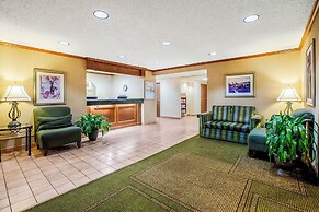 Norwood Inn and Suites Detroit