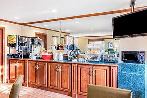 Norwood Inn and Suites Detroit