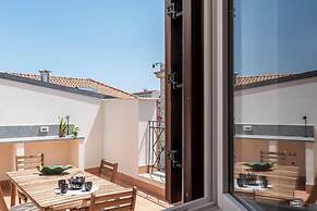 Oretea Apartment with Terrace