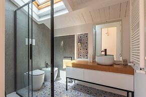 Oretea Apartment with Terrace