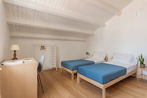 Oretea Apartment with Terrace