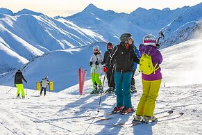 Paradiso Ski in - Ski out Mt 50