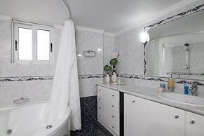 Villa John Dimeon With Private Pool