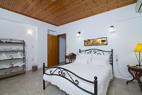 Villa John Dimeon With Private Pool