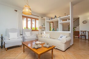 Can Pilos in Inca With 3 Bedrooms and 2 Bathrooms