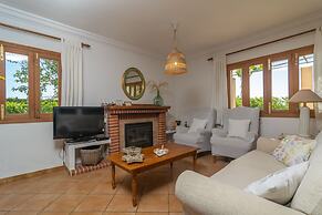 Can Pilos in Inca With 3 Bedrooms and 2 Bathrooms