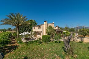 Can Pilos in Inca With 3 Bedrooms and 2 Bathrooms