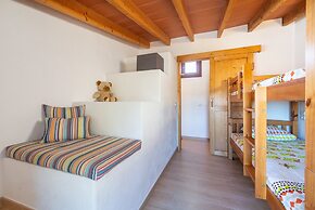 Can Miquel in Santa y