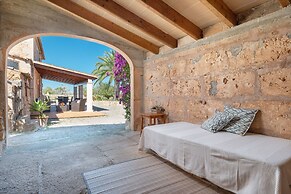 Can Miquel in Santa y