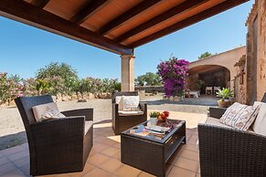 Can Miquel in Santa y