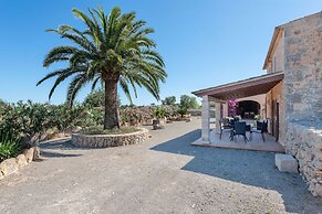 Can Miquel in Santa y