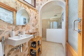 Can Miquel in Santa y