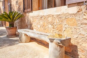 Es Coco De Sa Mola in Santa y