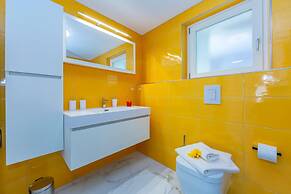 Yellow View Apartment