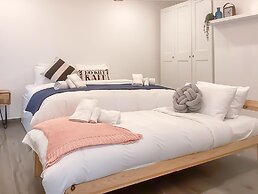 Modern Beautifull Pool And Sea Apt Qawra