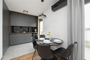 Bielawska Loft Apartment by Renters