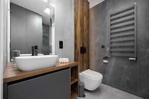 Bielawska Loft Apartment by Renters