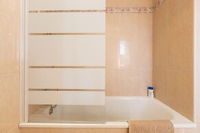 De Ronda in Co n With 1 Bedrooms and 1 Bathrooms