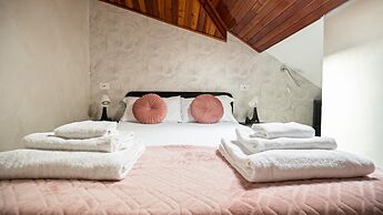 Rovani 14 in Monza With 1 Bedrooms and 1 Bathrooms