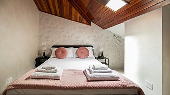 Rovani 14 in Monza With 1 Bedrooms and 1 Bathrooms